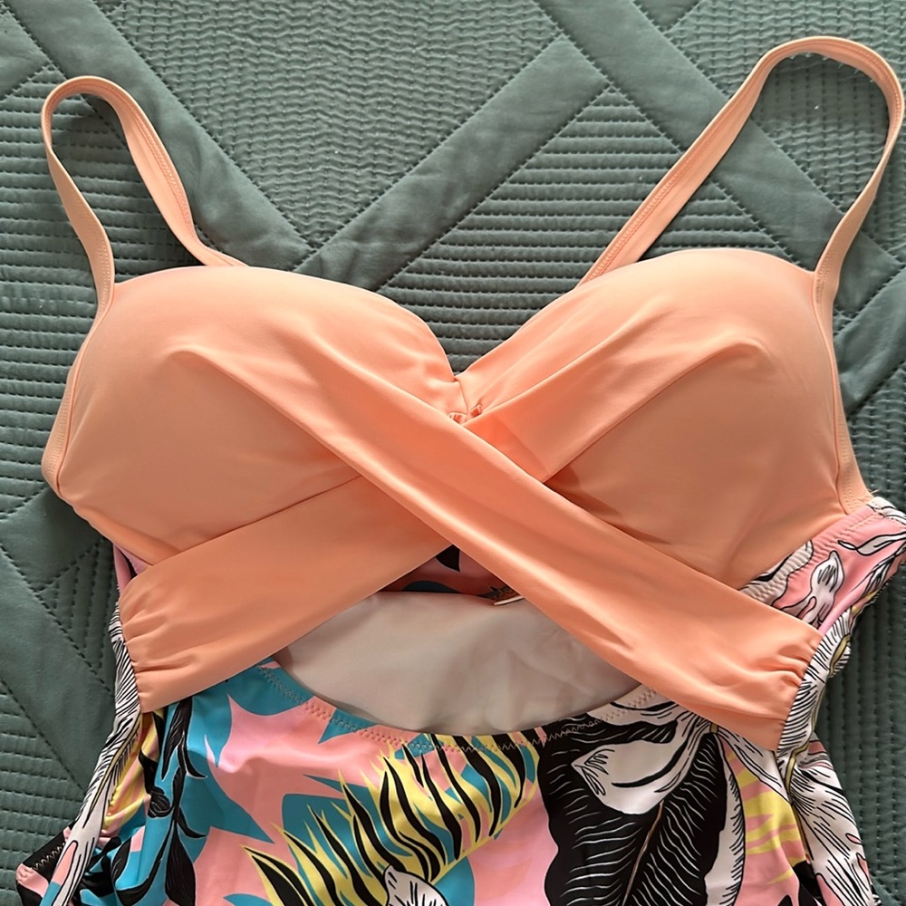 Pretty floral one piece swimsuit